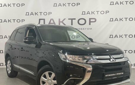 Mitsubishi Outlander III рестайлинг 3, 2015 год, 1 829 000 рублей, 3 фотография