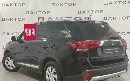 Mitsubishi Outlander III рестайлинг 3, 2015 год, 1 829 000 рублей, 6 фотография