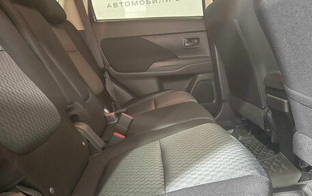 Mitsubishi Outlander III рестайлинг 3, 2015 год, 1 829 000 рублей, 21 фотография