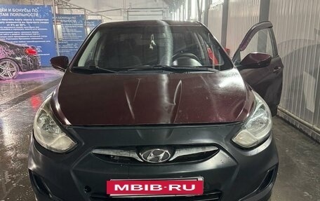 Hyundai Solaris II рестайлинг, 2011 год, 450 000 рублей, 3 фотография