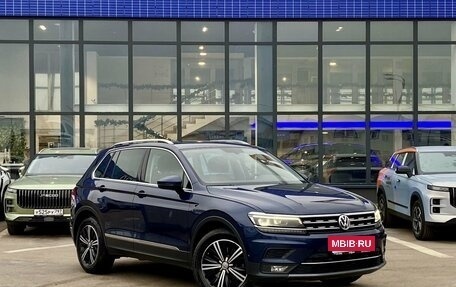 Volkswagen Tiguan II, 2017 год, 3 164 000 рублей, 3 фотография