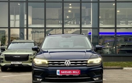 Volkswagen Tiguan II, 2017 год, 3 164 000 рублей, 2 фотография