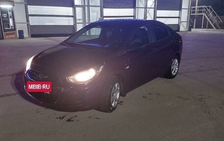 Hyundai Solaris II рестайлинг, 2011 год, 793 000 рублей, 2 фотография