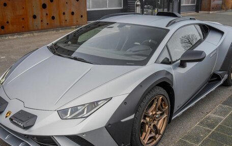 Lamborghini Huracán, 2024 год, 43 000 000 рублей, 4 фотография