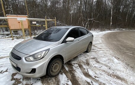 Hyundai Solaris II рестайлинг, 2011 год, 590 000 рублей, 2 фотография