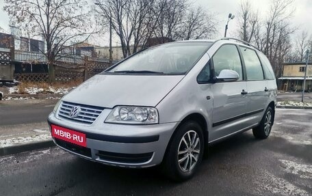 Volkswagen Sharan I рестайлинг, 2003 год, 599 000 рублей, 1 фотография