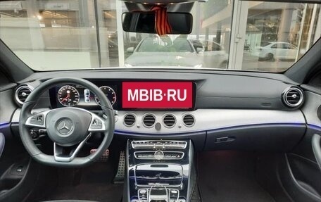 Mercedes-Benz E-Класс, 2017 год, 3 400 000 рублей, 9 фотография