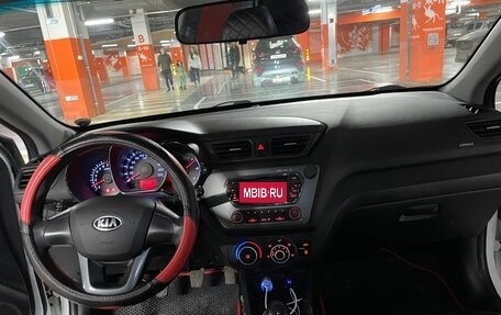 KIA Rio III рестайлинг, 2013 год, 695 000 рублей, 19 фотография