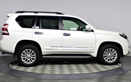 Toyota Land Cruiser Prado 150 рестайлинг 2, 2014 год, 3 357 000 рублей, 4 фотография