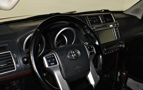 Toyota Land Cruiser Prado 150 рестайлинг 2, 2014 год, 3 357 000 рублей, 12 фотография