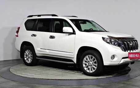 Toyota Land Cruiser Prado 150 рестайлинг 2, 2014 год, 3 357 000 рублей, 3 фотография