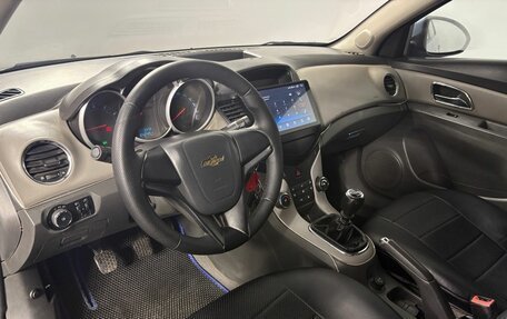 Chevrolet Cruze II, 2010 год, 641 000 рублей, 12 фотография