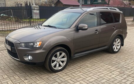 Mitsubishi Outlander III рестайлинг 3, 2010 год, 1 080 000 рублей, 4 фотография