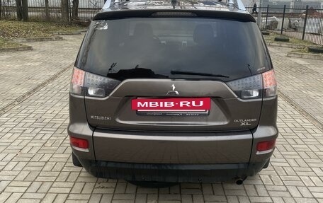 Mitsubishi Outlander III рестайлинг 3, 2010 год, 1 080 000 рублей, 3 фотография