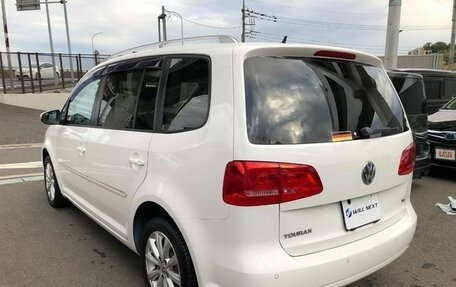 Volkswagen Touran III, 2012 год, 1 143 770 рублей, 7 фотография