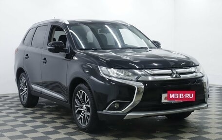 Mitsubishi Outlander III рестайлинг 3, 2017 год, 1 895 000 рублей, 3 фотография