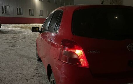 Toyota Yaris III рестайлинг, 2006 год, 240 000 рублей, 6 фотография