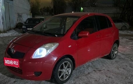 Toyota Yaris III рестайлинг, 2006 год, 240 000 рублей, 2 фотография