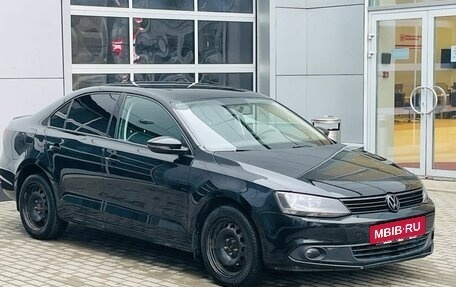 Volkswagen Jetta VI, 2013 год, 960 000 рублей, 3 фотография