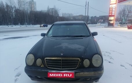 Mercedes-Benz E-Класс, 2001 год, 600 000 рублей, 1 фотография