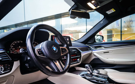 BMW 5 серия, 2019 год, 5 600 000 рублей, 11 фотография