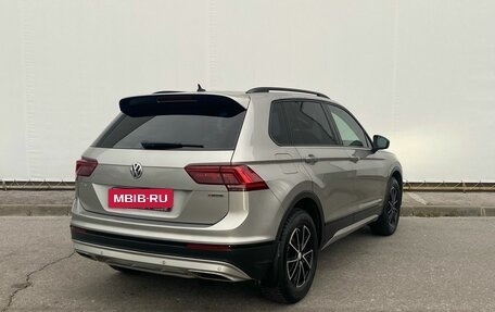 Volkswagen Tiguan II, 2019 год, 2 615 000 рублей, 2 фотография