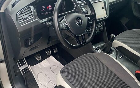 Volkswagen Tiguan II, 2019 год, 2 615 000 рублей, 9 фотография