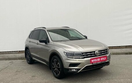 Volkswagen Tiguan II, 2019 год, 2 615 000 рублей, 3 фотография