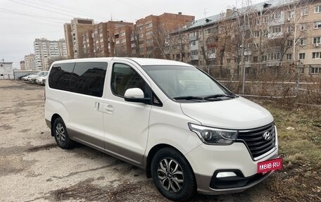 Hyundai H-1 II рестайлинг, 2020 год, 2 746 000 рублей, 2 фотография