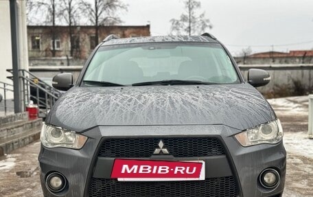 Mitsubishi Outlander III рестайлинг 3, 2011 год, 1 249 000 рублей, 2 фотография