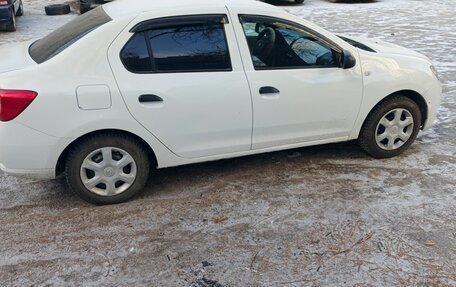 Renault Logan II, 2017 год, 600 000 рублей, 3 фотография