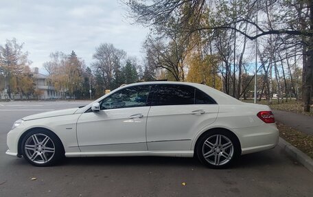 Mercedes-Benz E-Класс, 2011 год, 1 500 000 рублей, 3 фотография