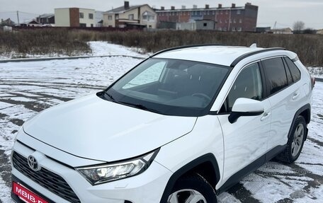 Toyota RAV4, 2019 год, 3 440 000 рублей, 7 фотография