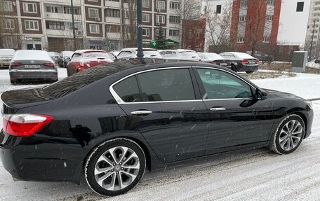 Honda Accord IX рестайлинг, 2013 год, 2 400 000 рублей, 21 фотография