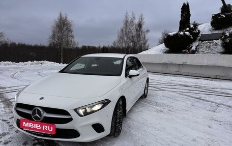 Mercedes-Benz A-Класс, 2018 год, 2 300 000 рублей, 9 фотография