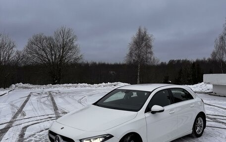 Mercedes-Benz A-Класс, 2018 год, 2 300 000 рублей, 10 фотография