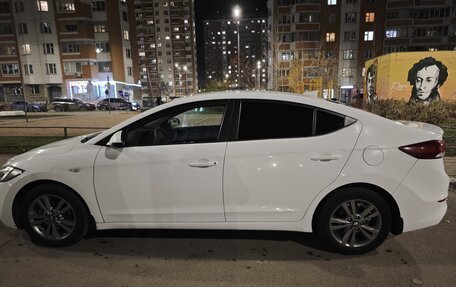 Hyundai Elantra VI рестайлинг, 2017 год, 970 000 рублей, 6 фотография