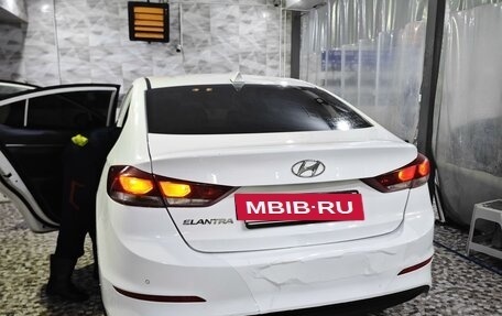 Hyundai Elantra VI рестайлинг, 2017 год, 970 000 рублей, 5 фотография