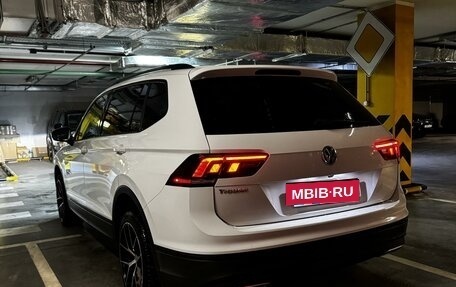 Volkswagen Tiguan II, 2019 год, 2 450 000 рублей, 4 фотография