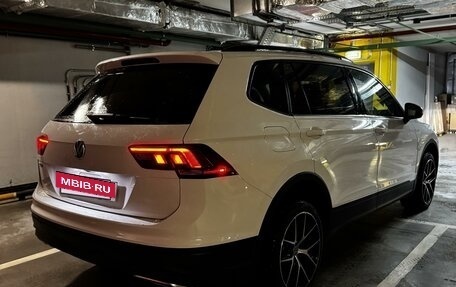 Volkswagen Tiguan II, 2019 год, 2 450 000 рублей, 5 фотография