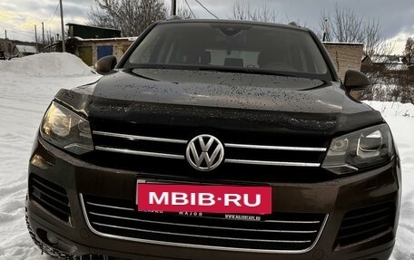 Volkswagen Touareg III, 2013 год, 2 850 000 рублей, 2 фотография