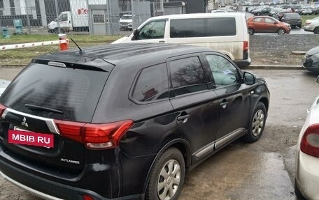 Mitsubishi Outlander III рестайлинг 3, 2015 год, 1 650 000 рублей, 3 фотография