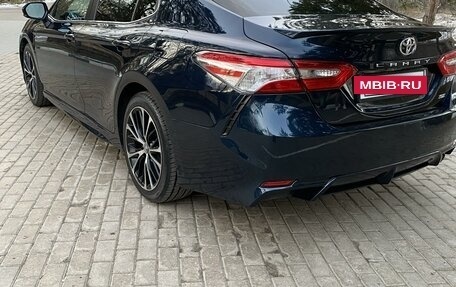 Toyota Camry, 2018 год, 3 150 000 рублей, 5 фотография