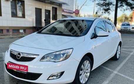 Opel Astra J, 2010 год, 870 000 рублей, 2 фотография