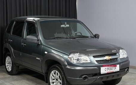 Chevrolet Niva I рестайлинг, 2017 год, 827 000 рублей, 3 фотография