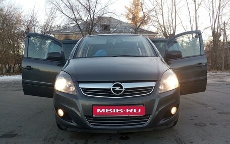 Opel Zafira B, 2011 год, 698 000 рублей, 2 фотография