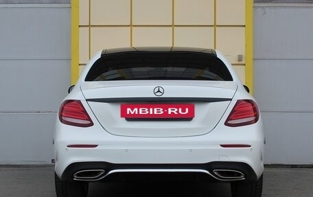 Mercedes-Benz E-Класс, 2018 год, 2 995 000 рублей, 5 фотография