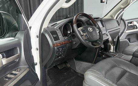 Toyota Land Cruiser 200, 2010 год, 3 499 000 рублей, 14 фотография