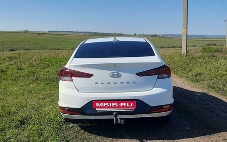 Hyundai Elantra VI рестайлинг, 2020 год, 1 980 000 рублей, 5 фотография