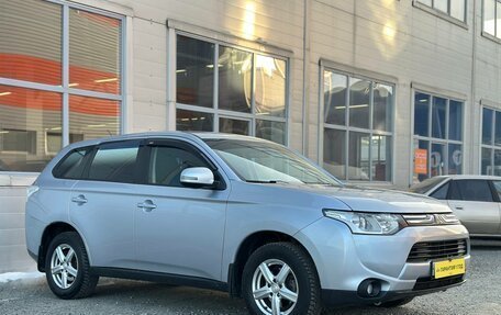 Mitsubishi Outlander III рестайлинг 3, 2013 год, 1 290 000 рублей, 4 фотография